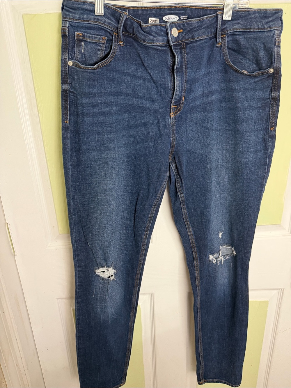 (2081) Old Navy Skinny Jeans in Dark Wash Blue with Knee Distressing, Size: 18